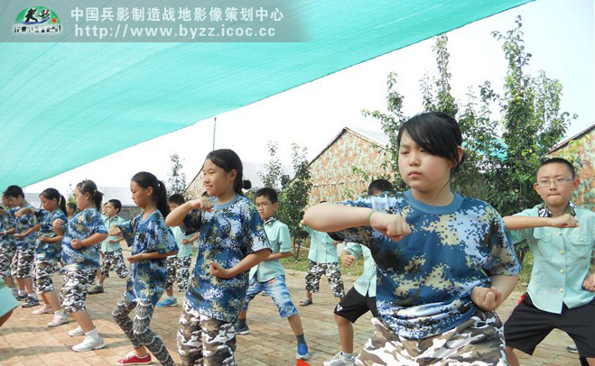 军事夏令营防卫训练